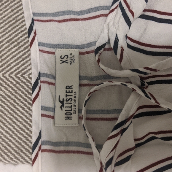 Hollister Top - Picture 5 of 5